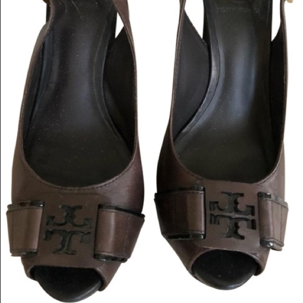 Tory Burch Leather Pumps in Dark Brown